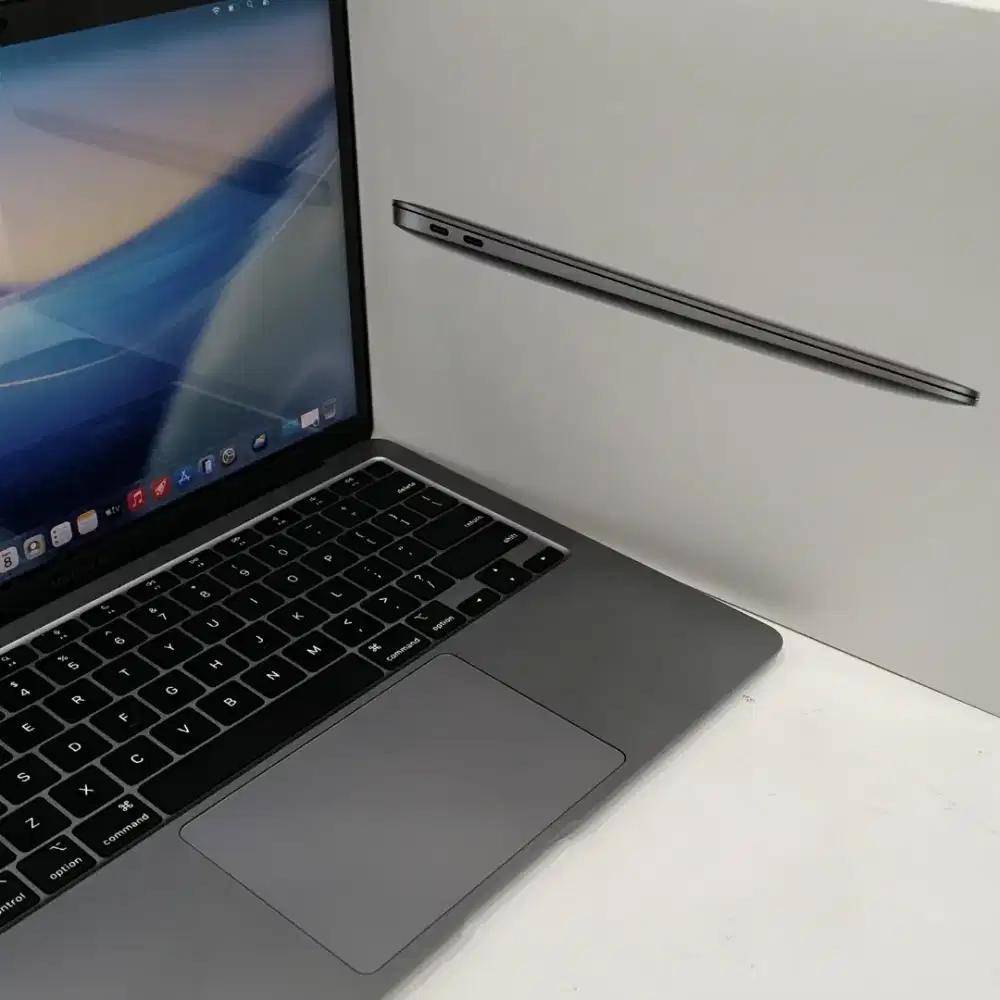 Jual MacBook Air M1 2020 LikeNew Garansi On 6 Bulan