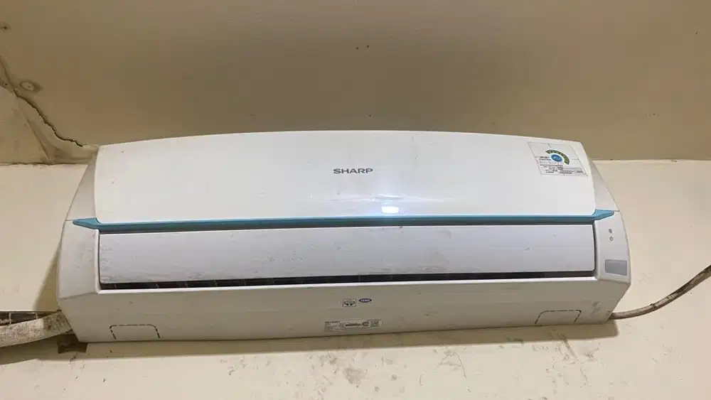 AC SHARP  1 PK  BEKAS SEPERTI BARU