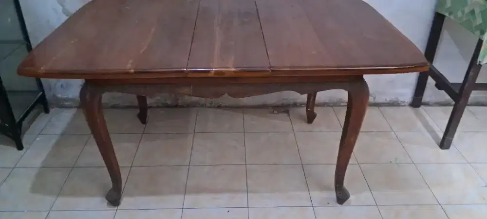 Meja makan model sliding