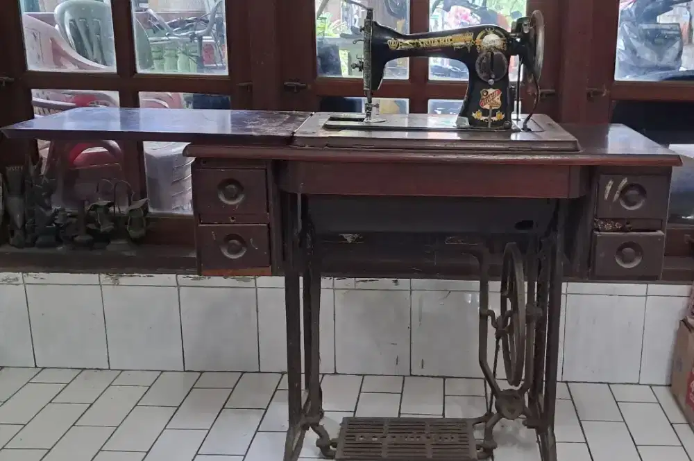 Mesin Jahit vintage