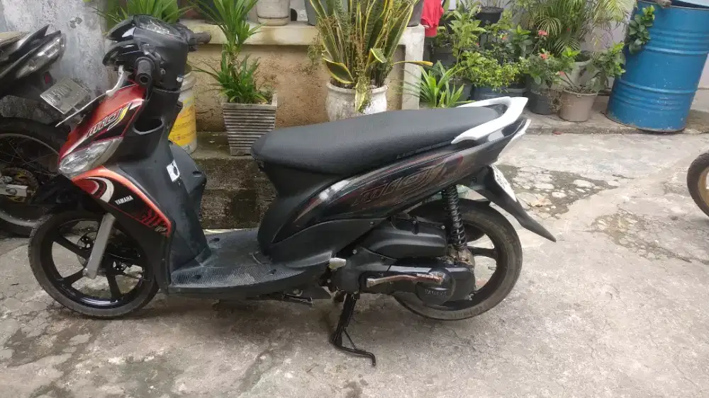 Dijual Mio j tahun 2012 pajak hidup ss lengkap,harga 6,2 juta