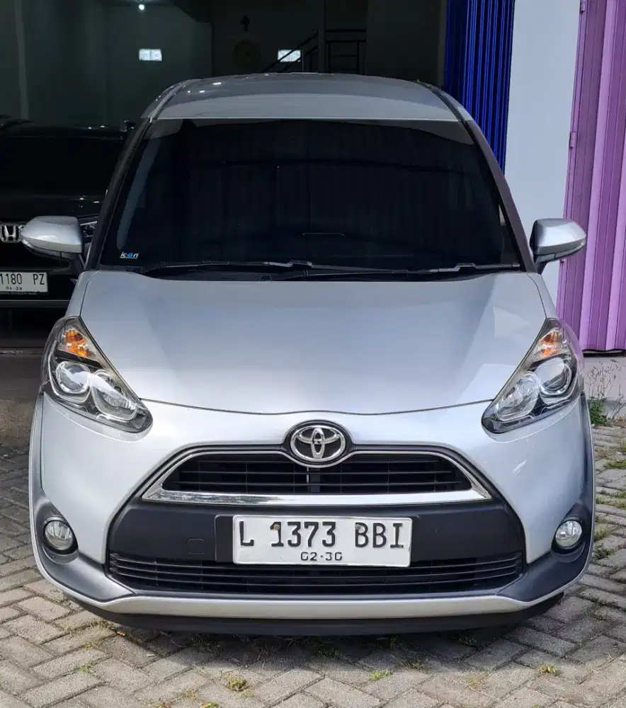 Toyota Sienta V Matic 2019