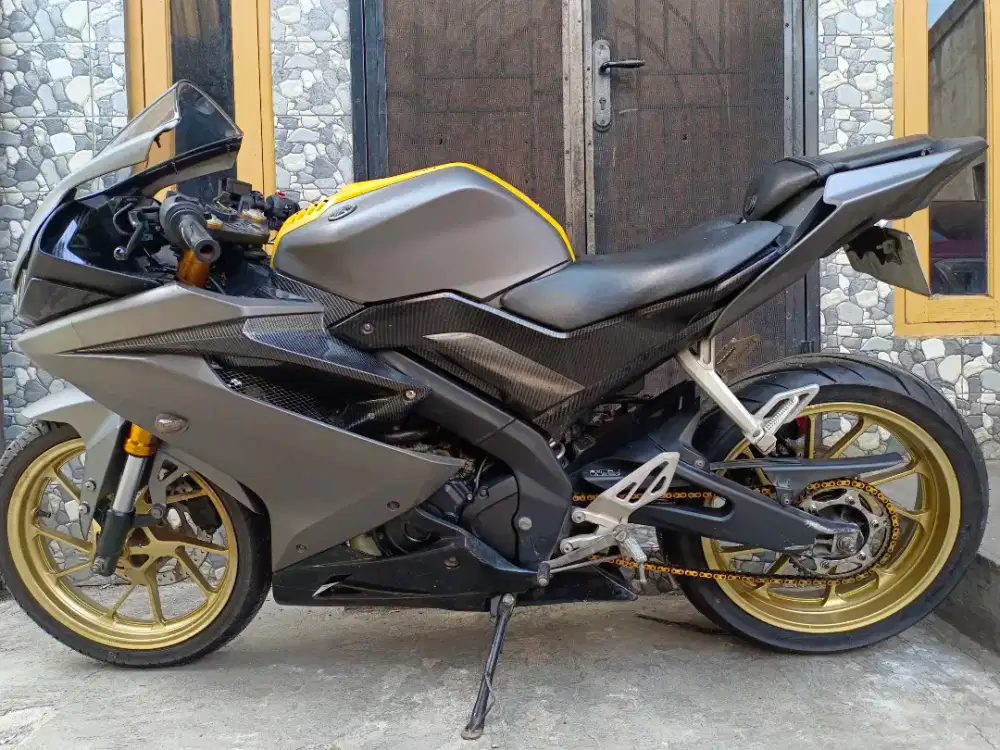Yamaha R15 V3 LED Tahun 2021 JOZZZ Mesin Haluss Siap tancap Gass