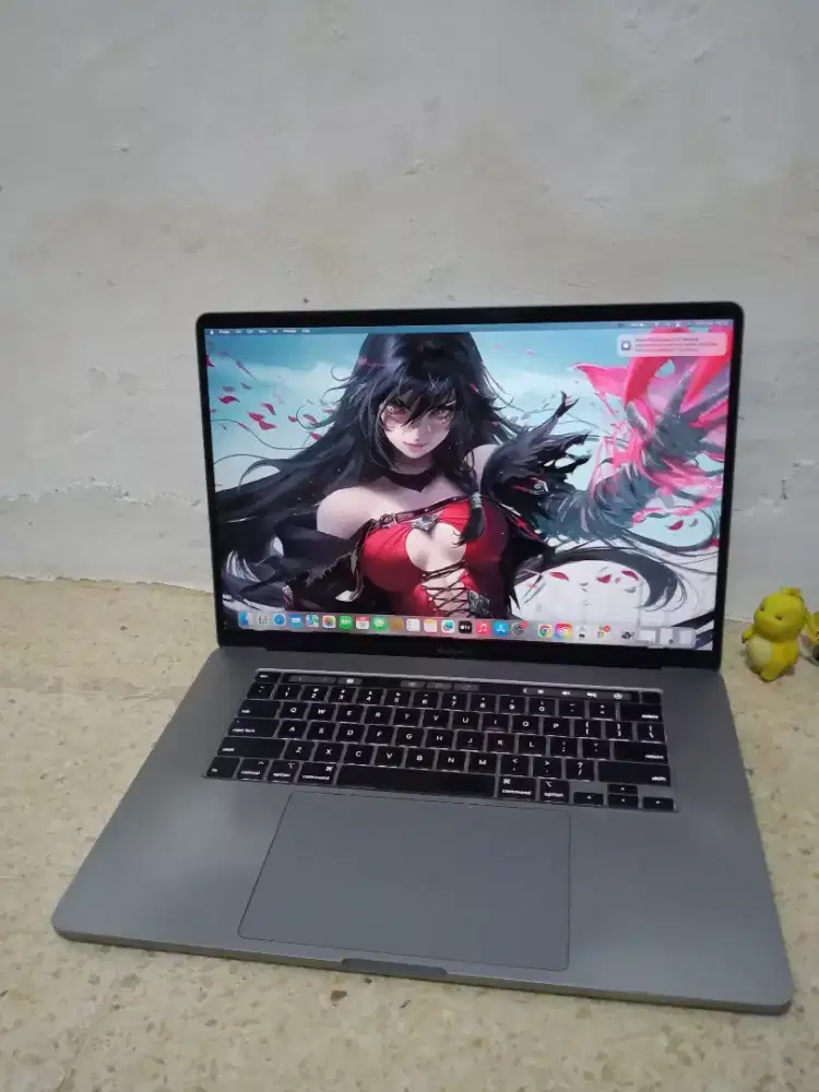 MacBook Pro Retina 15in 2019 TouchBar Core i7 16/SSD 256 dobel VGA