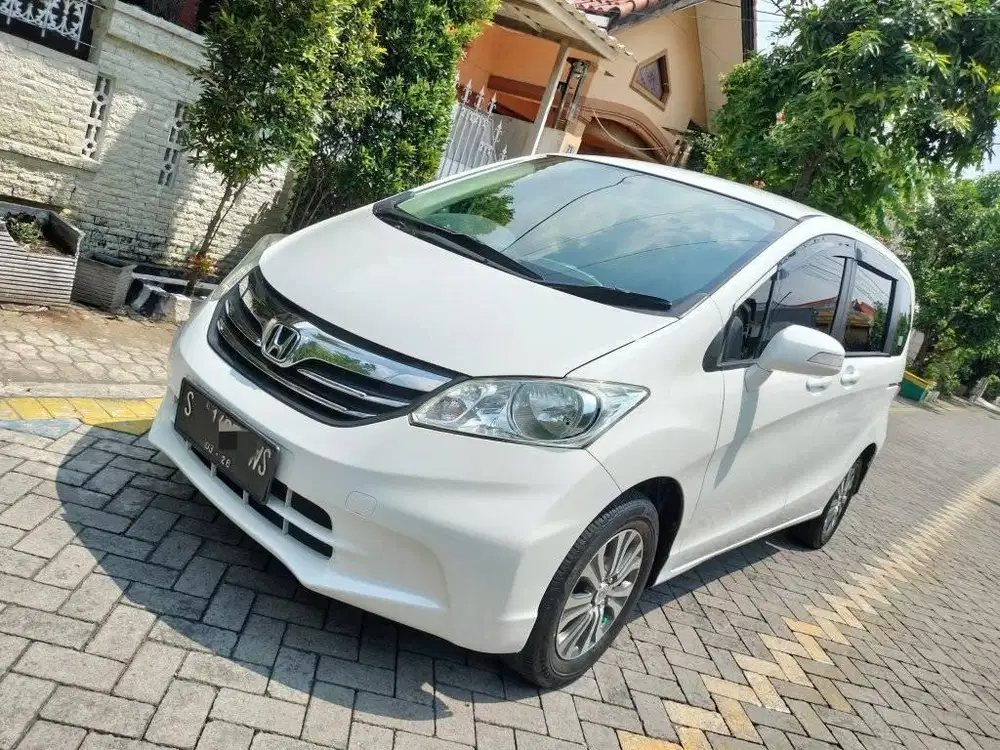 Honda Freed PSD 1.5 Bensin Matic/At 2013 Sangat Terawat