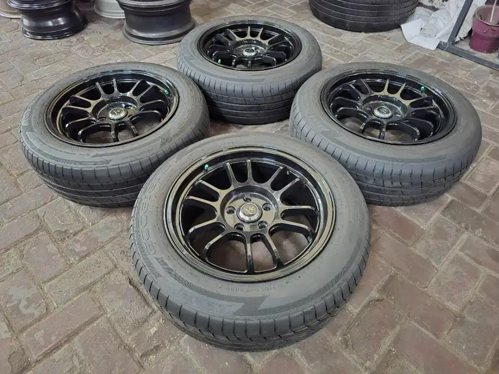 Velg Ban VENOM R17 Inova Reborn Zenix Venturer Camry HIlux Rush Terios