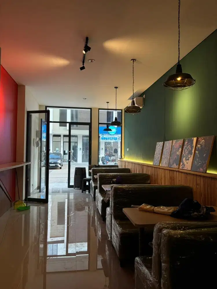 Dibutuhkan Waitress cowo/cewe dan Cook