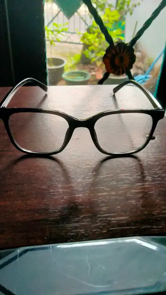 Kacamata Frame Mascot