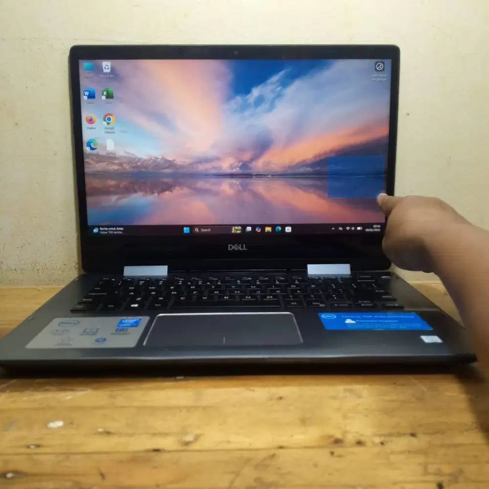 Dell core i7 Ram 8 GB SSD 256 GB Touchscreen FHD Backlight Keyboard