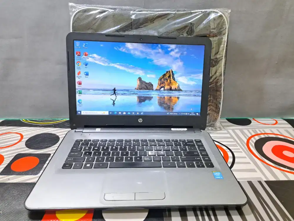 Laptop hp 14 core i3 ram 6 gb hdd 500 gb siap pakai