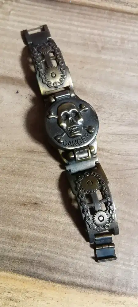 Jam tangan unik cosplay