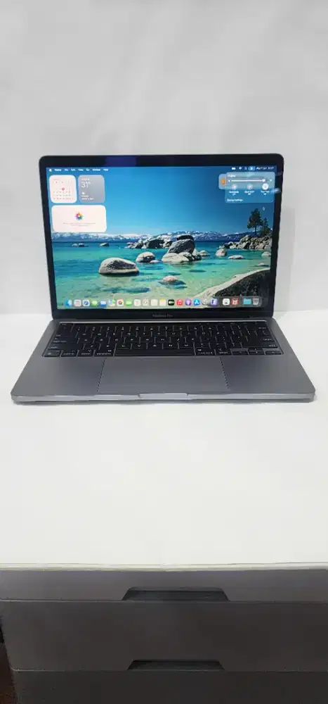 MacBook pro M1 2020 8/256 gray