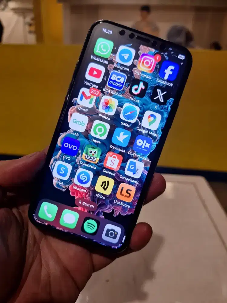 Iphone 11pro 64gb garansi inter