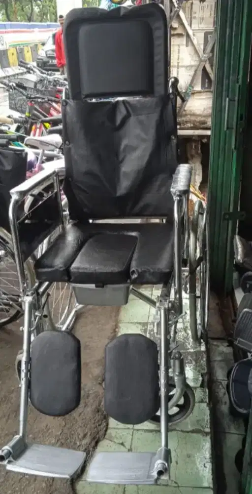 Kursi roda bekas bisa bab bisa tidur kaki bisa slonjoran