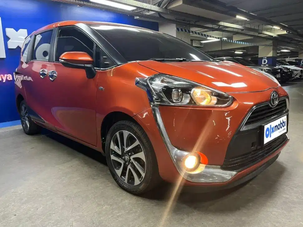 DP RENDAH - Toyota Sienta 1.5 V Bensin-MT 2017 SKKA
