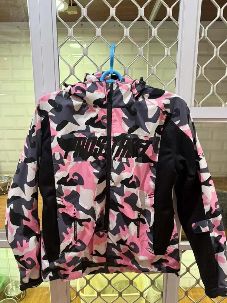 Jaket touring wanita merk prostreet