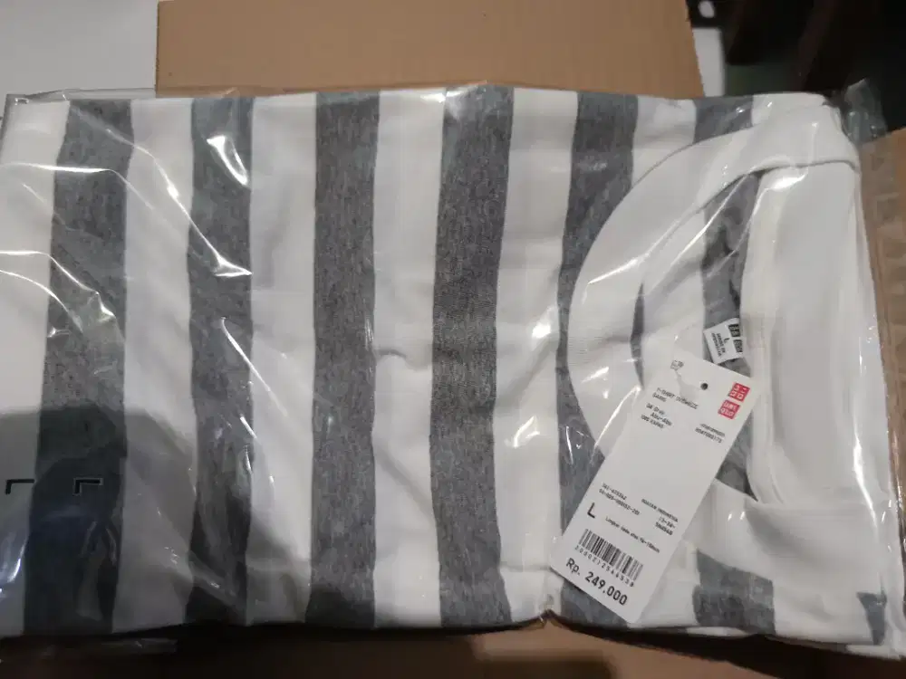 Tshirt unql size L oversize