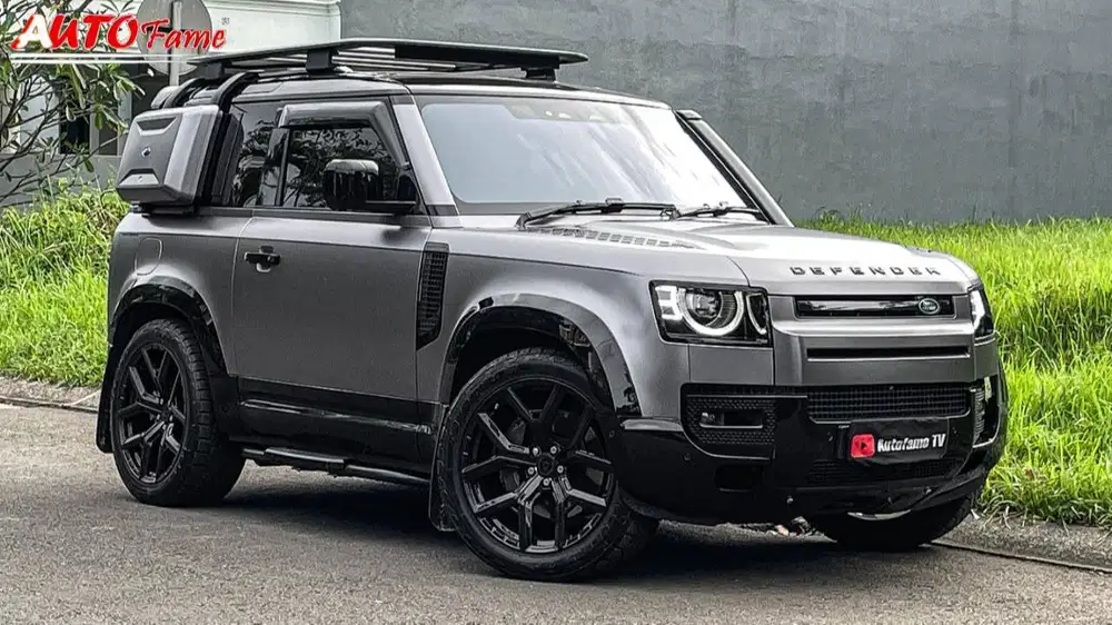 Land Rover Defender 90 P300 SE 2.0L Urban Package R22 Wheels NIK 2021