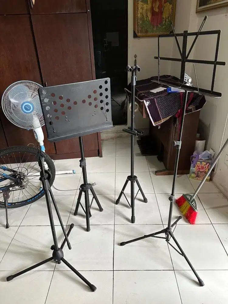 Music Sheet Stand, Microphone Stand, Instrument Stand