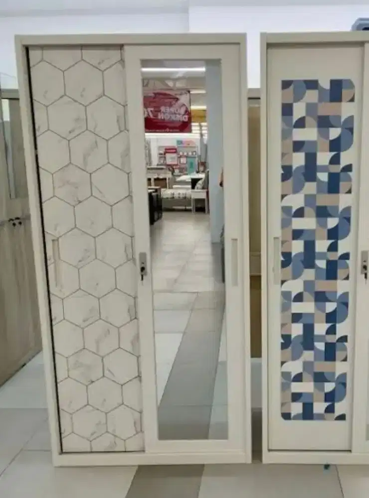 ALEXIS METAL SLDG WRDB 120CM MARBLE