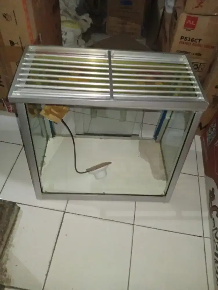 Etalase fried chiken ukuran jumbo