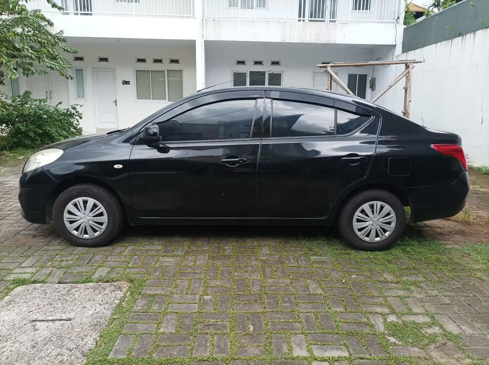 Nissan Almera 2012 Bensin