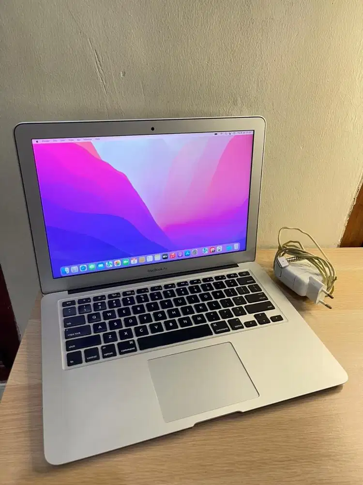 Macbook Air 13 inch 2017 Core i5 Batre New Murah Jual cepat Nego