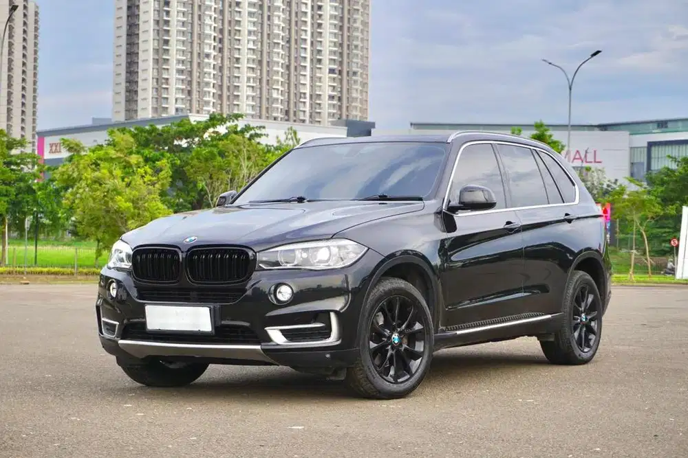 BMW X5 F15 xDrive35i xLine N55 2017 Hitam Best Deal Awal Tahun