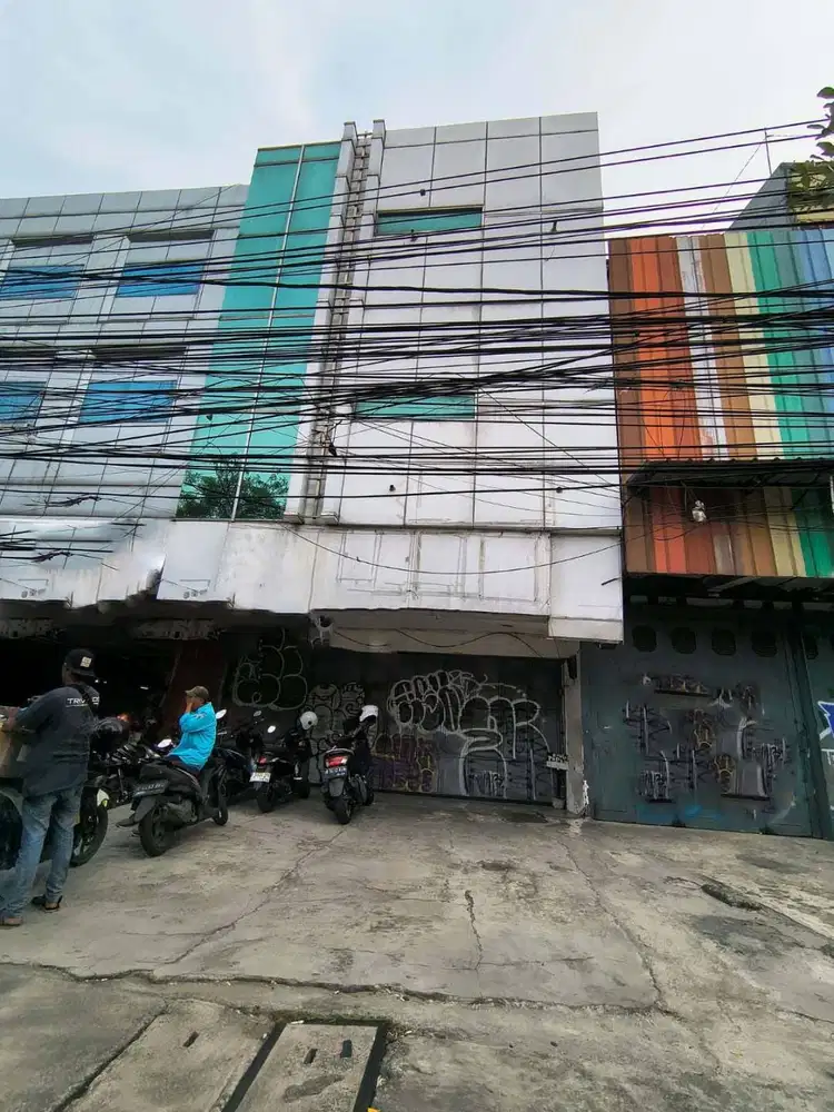 Dijual/Disewakan Ruko 3,5 Lantai di Kebon Kelapa Gambir Jakarta Pusat
