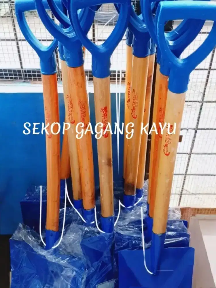 Sekop petak gagang kayu