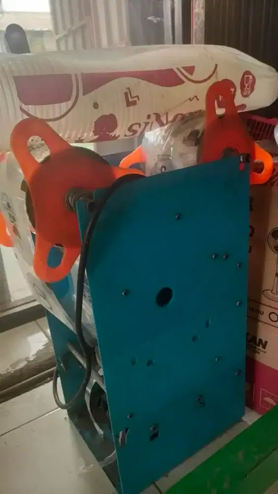 Jual pake usaha etalase dan mesin press