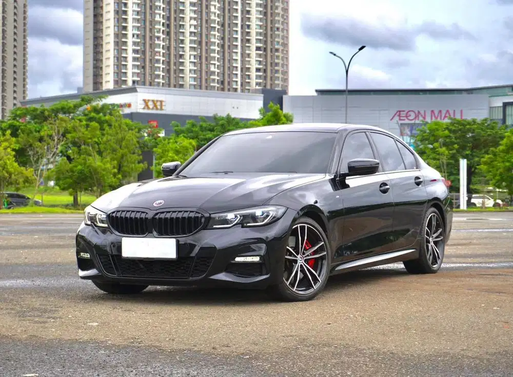 BMW 330i G20 MSport B48 50 Jahre Edition 2022 Hitam LAngka Best Buy