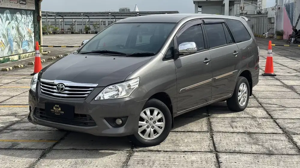 TOYOTA KIJANG INNOVA G 2.5 DIESEL AT 2012 ABU-ABU [HARGA CASH]