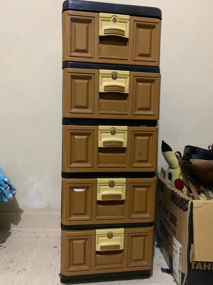 Lemari plastik penggunaan pribadi