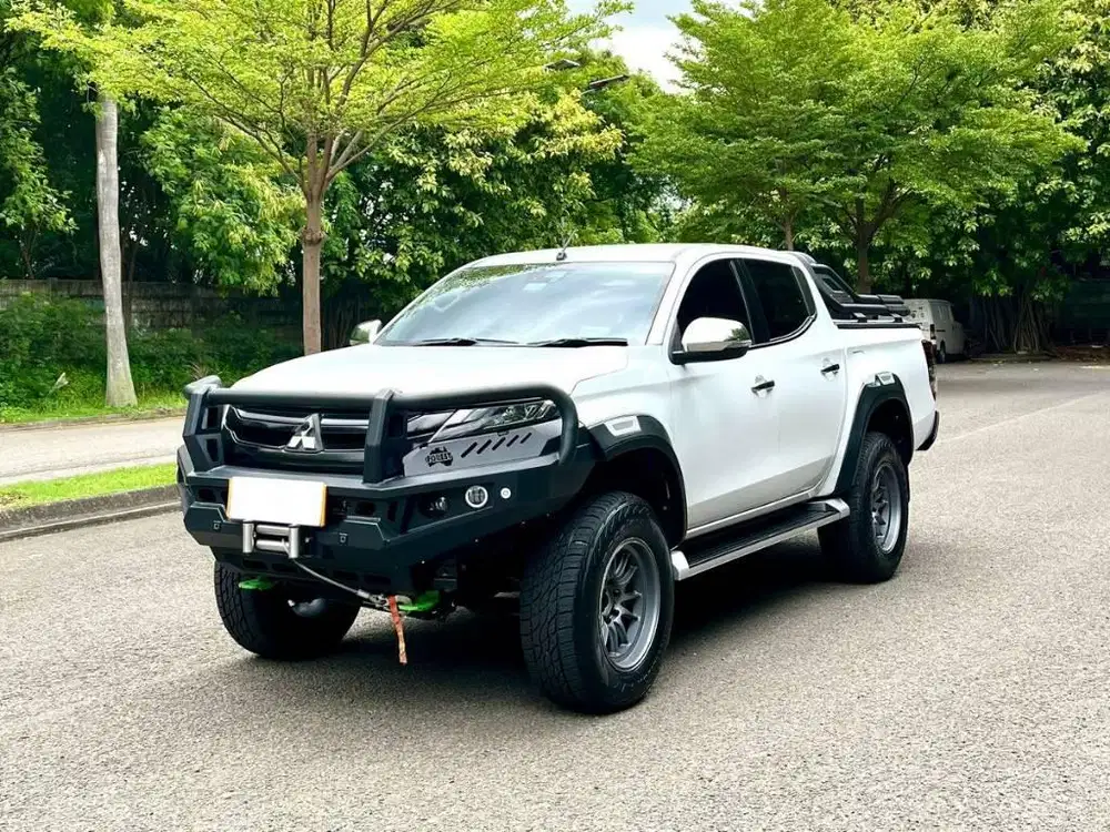 Mitsubishi Triton Ultimate 4x4 AT
2019