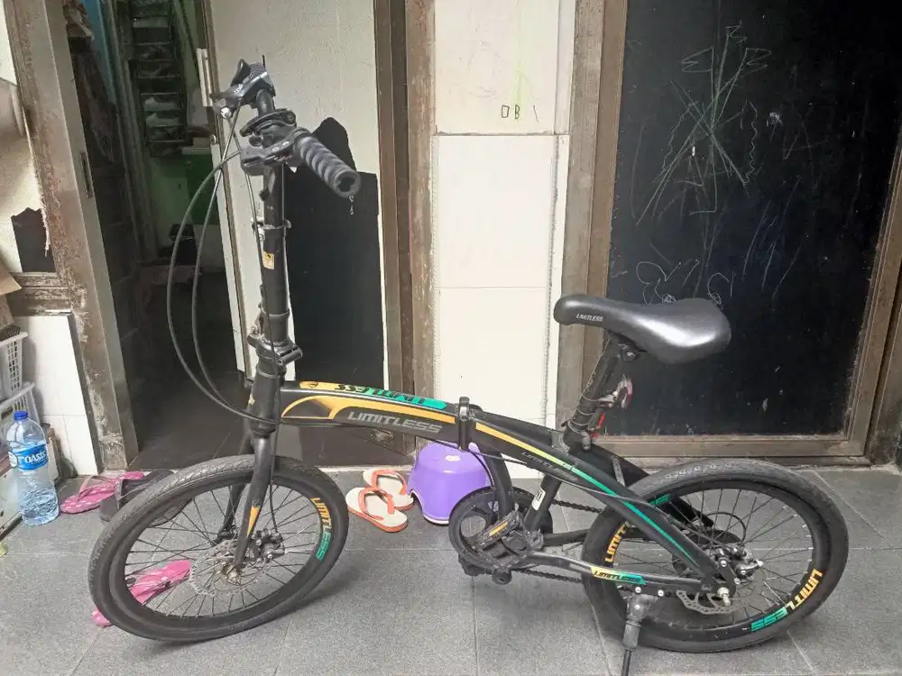 Sepeda lipat Limitless