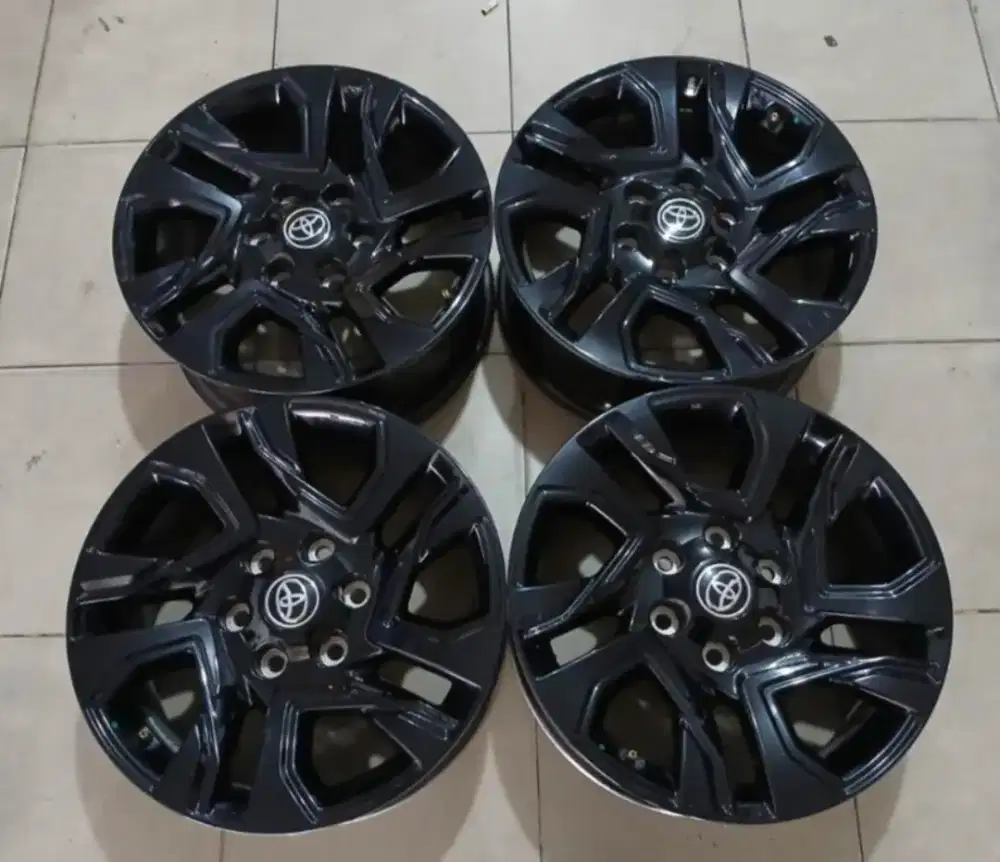 JUAL/TT VELG FORTUNER LEGENDER 2025 R18 VCD 6X139 LIKE NEW