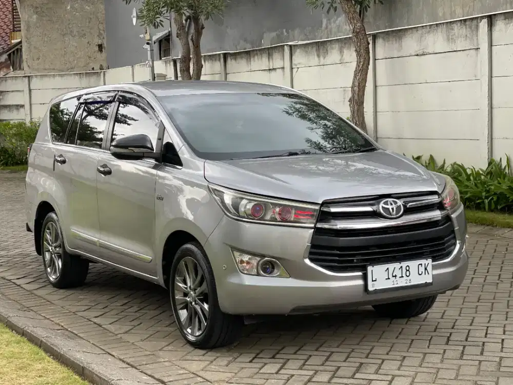 Innova V bensin matic