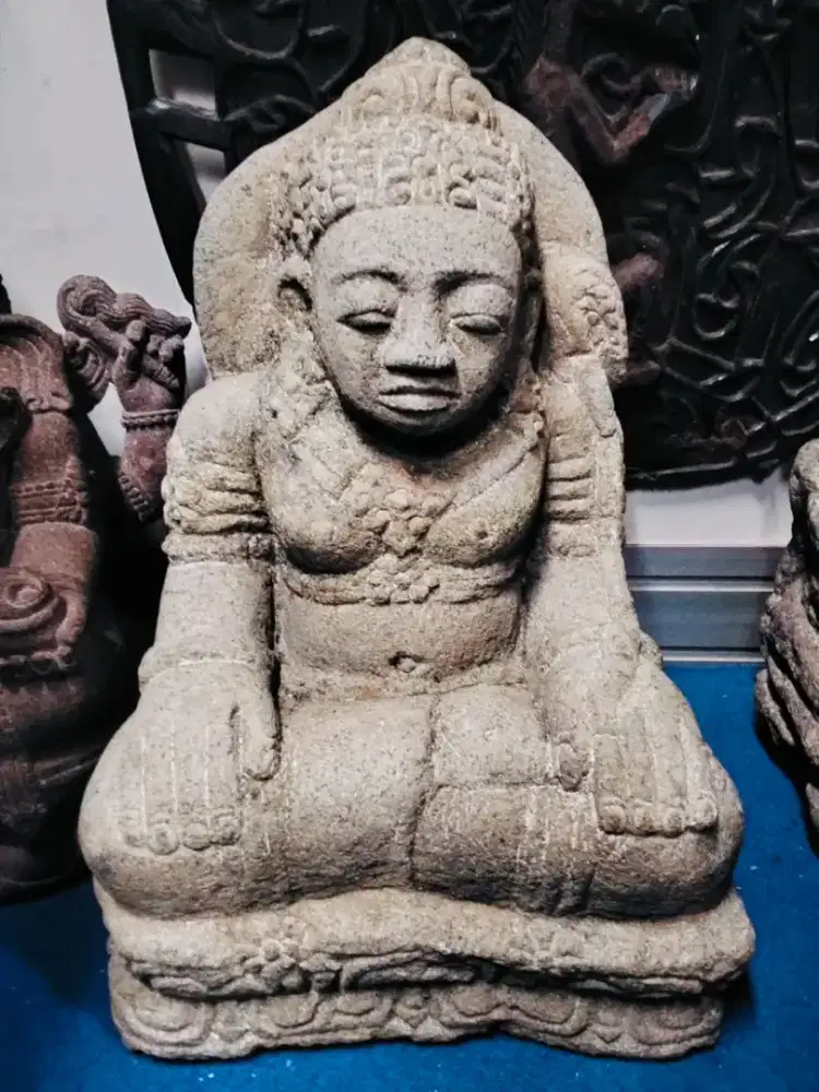 Pajangan Patung Raja Asli Batu koleksi Langka di Jakarta