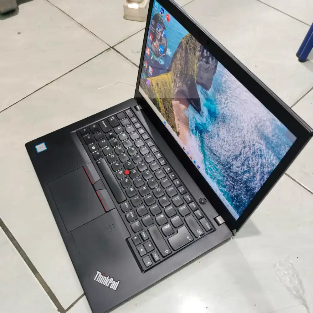 Laptop Lenovo Thinkpad layar sentuh Core i5 Ram 8/256
