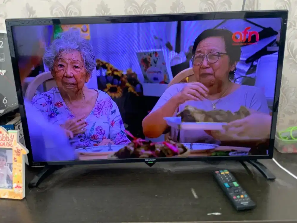 Di jual tv LED Sharp 32 inch