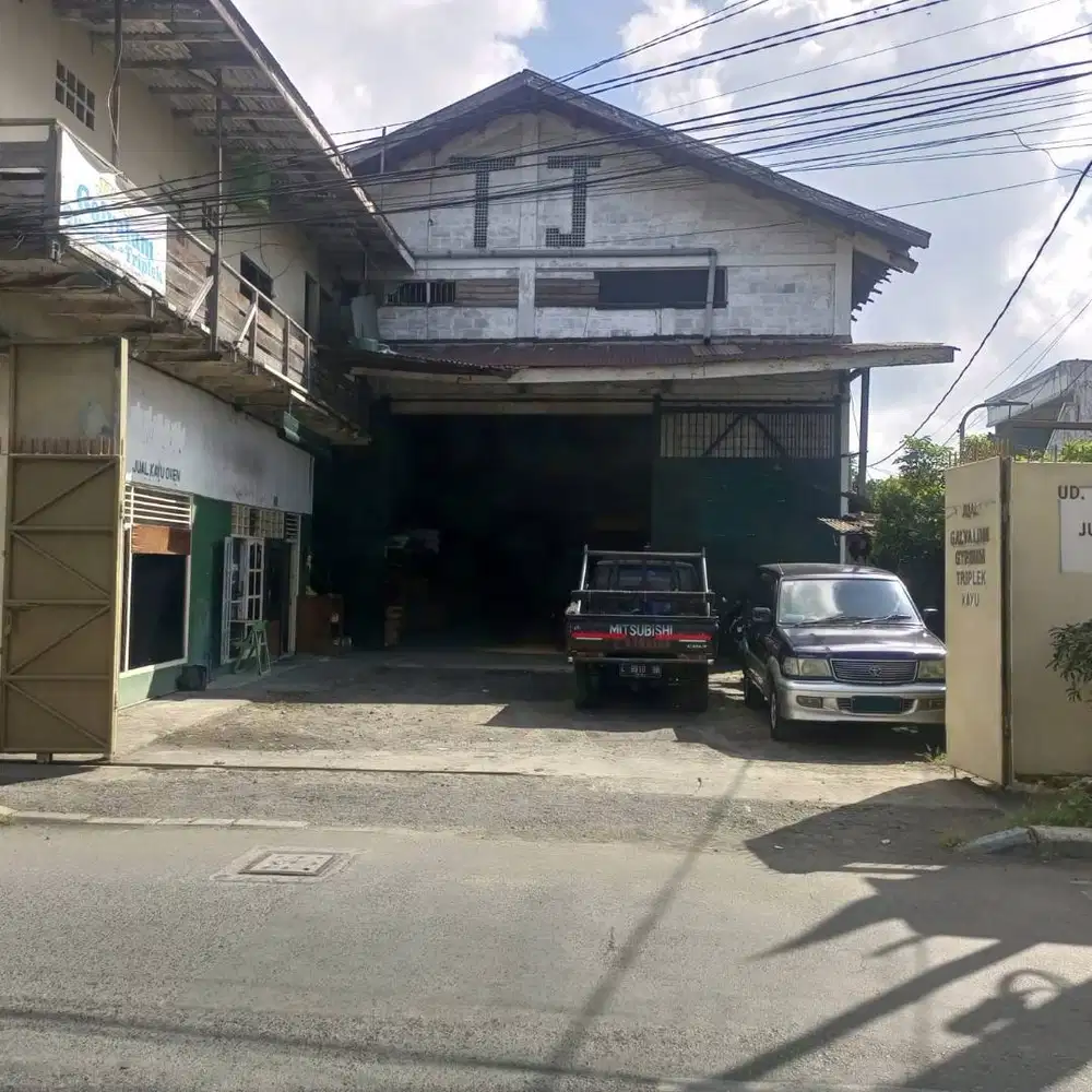 Dijual Gudang Jalan Kyai Abdul Karim Nol Jalan Raya Siap Pakai