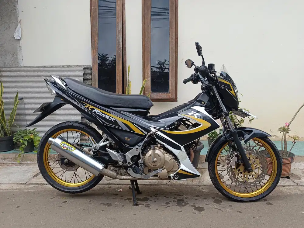 SUZUKI satria Fu 2014 pajak hidup