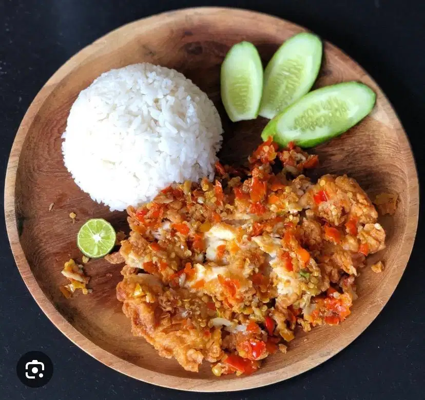 Di butuhkan karyawan (Pria) untuk outlet ayam goreng