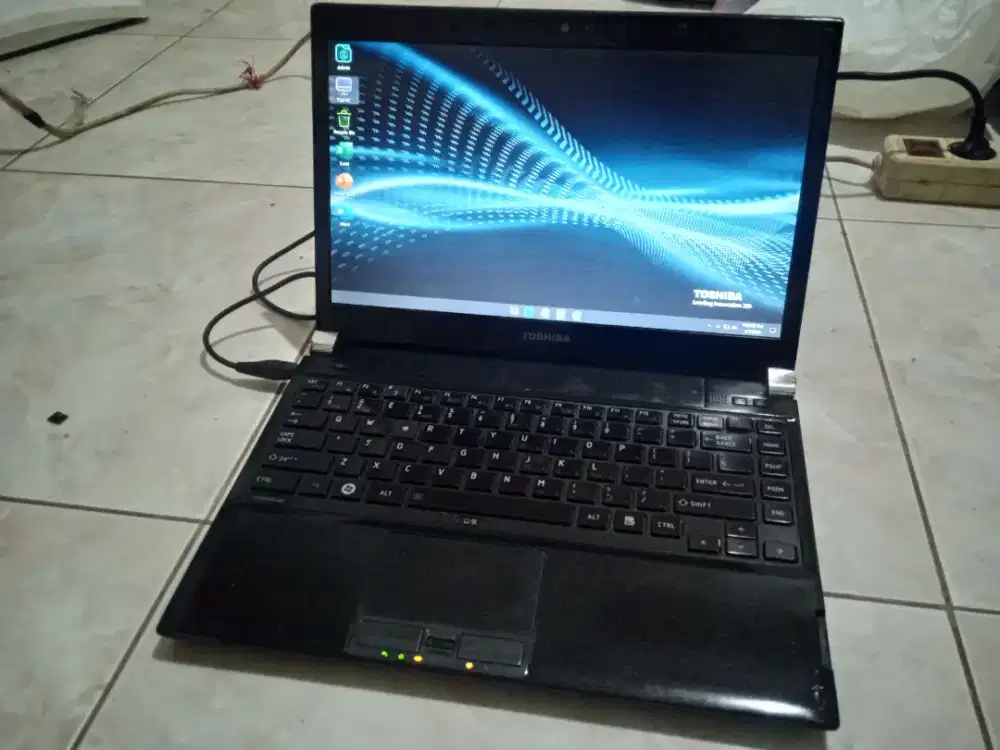 2 Laptop, Core i5 & i3, 1.6jt aja