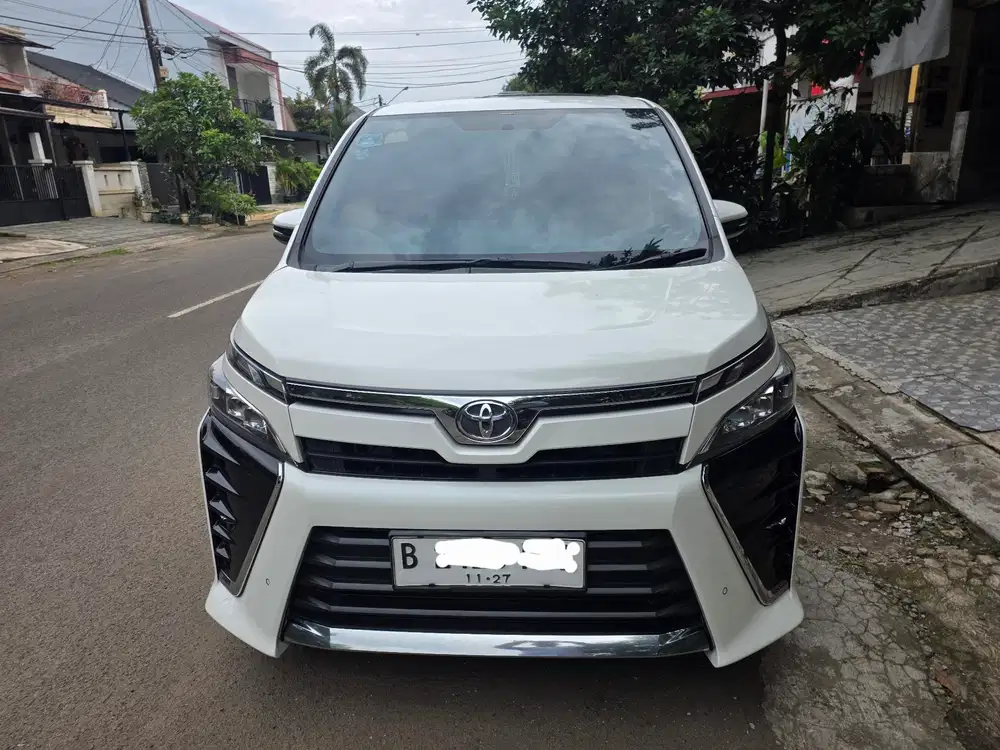 Toyota Voxy 2017 Bensin, Matic