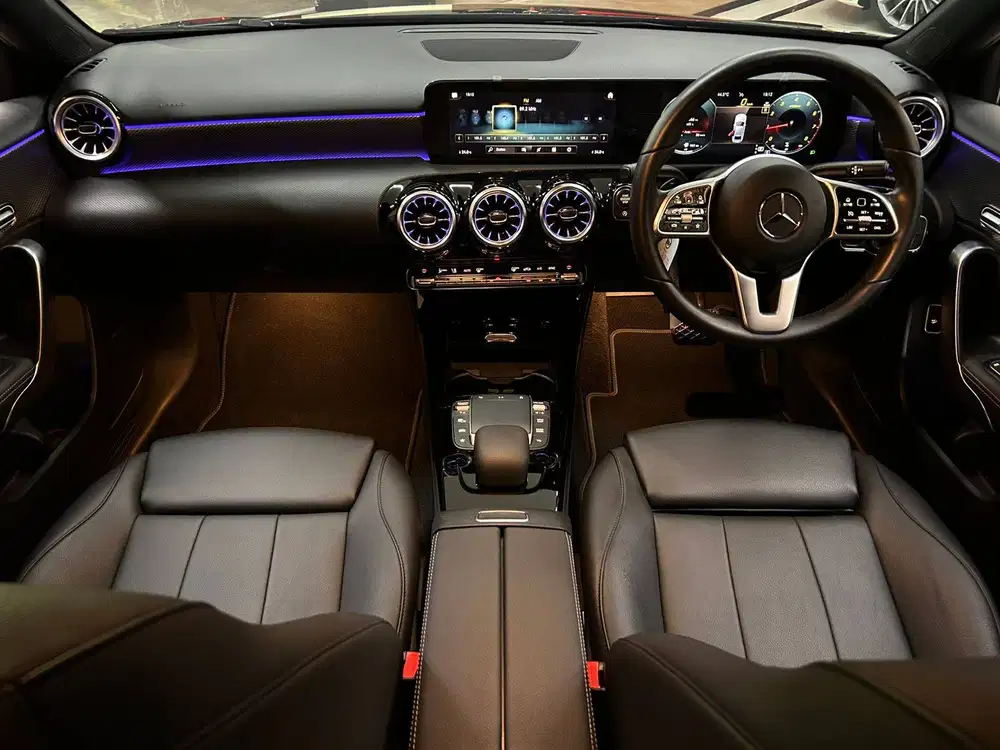 Mercedes Benz A200 Sedan Saloon 2023 Hitam Mercy Km16rb D1352AKL