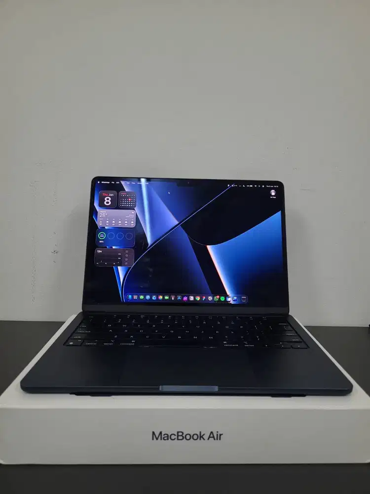 MacBook Air M2 Midnight 8/256 ex Inter MacBook Air M2 warna Midnight