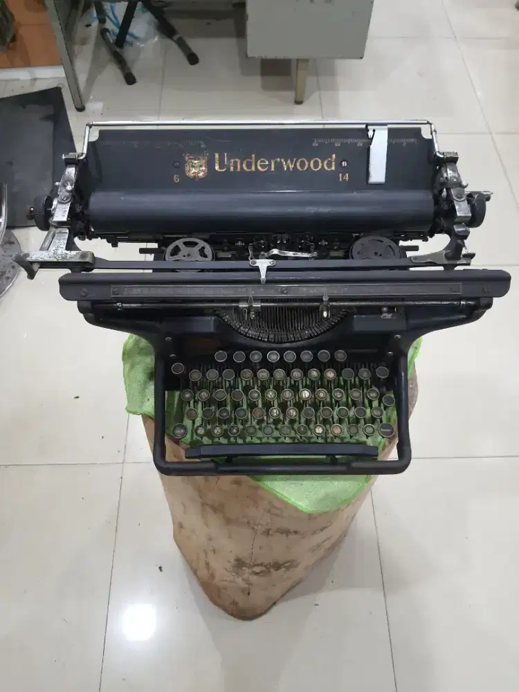 PAJANGAN MESIN TIK UNDERWOOD
