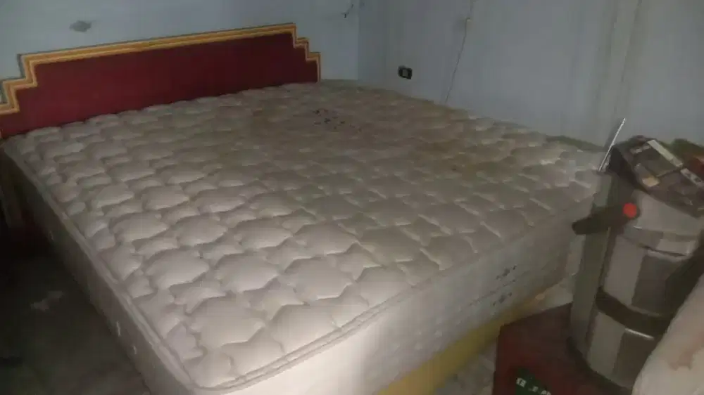 Kasur King Koil bekas